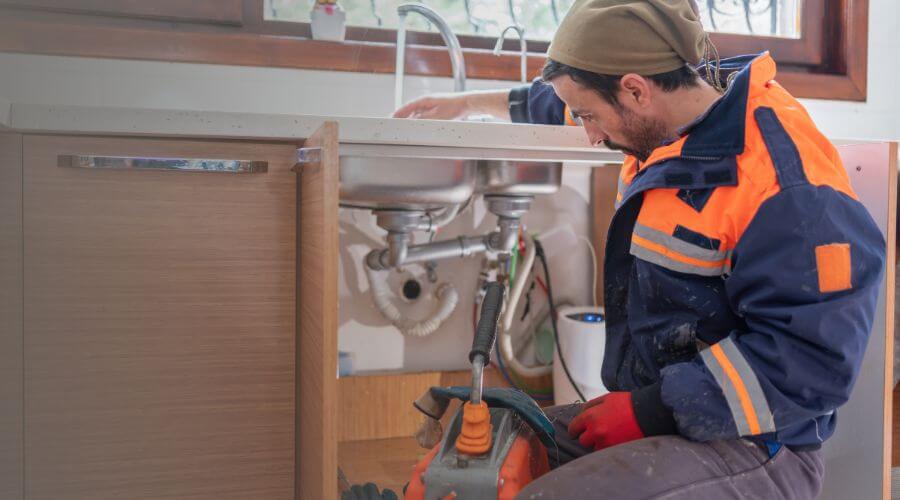Expert burst pipe repair services in Washburn, IL